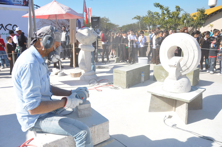 Bienal de Esculturas: Vendedores ambulantes piden un lugar para poder trabajar